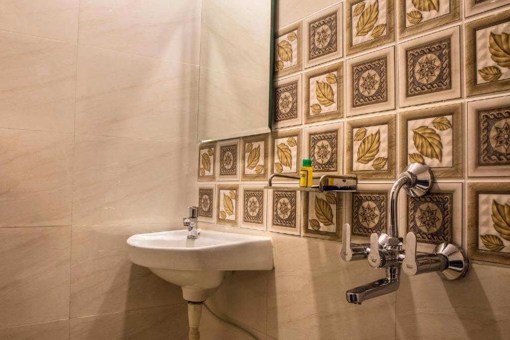 Hotel Embassy Grand Near Us Embassy Bkc Bombaj Zewnętrze zdjęcie